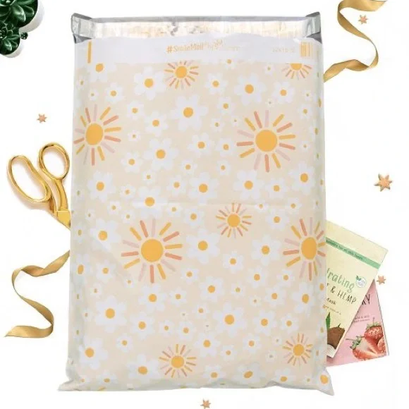 Daisies Poly Mailers 12x15.5 Pack of 25 - Picture 3 of 7